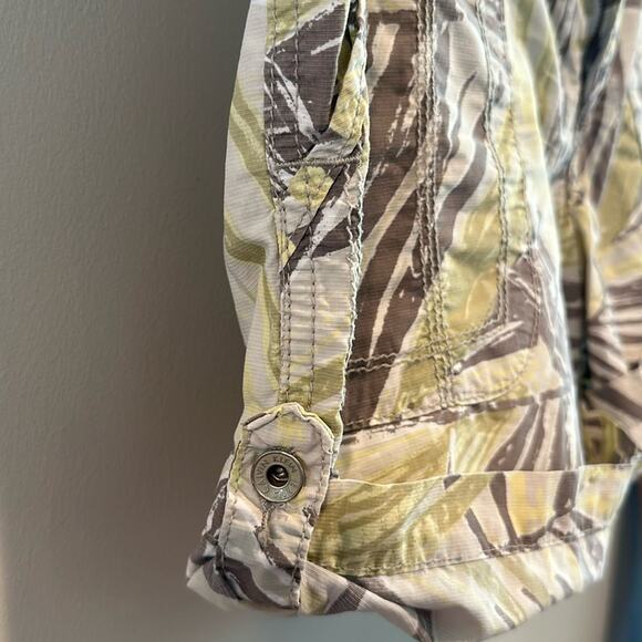Calvin Klein Jeans Size 8 Tropical Palm Roll Tab Shorts - Picture 5 of 9